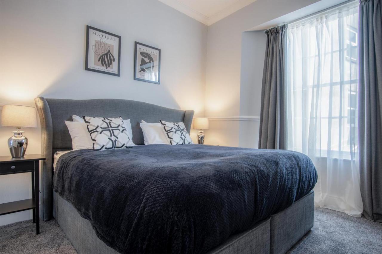 Gwynne House - 6 Bedroom Luxurious Holiday Home - Tenby Harbour Zewnętrze zdjęcie