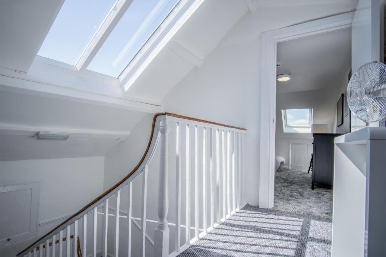 Gwynne House - 6 Bedroom Luxurious Holiday Home - Tenby Harbour Zewnętrze zdjęcie